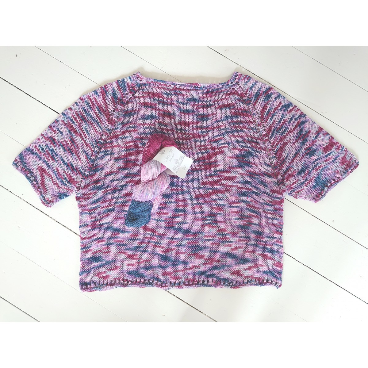 Hulmønsterbluse